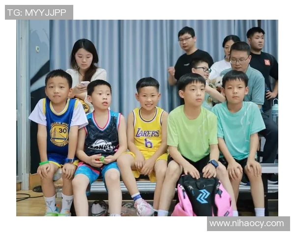 当璀璨球星邂逅追梦少年那一刻足球点燃了纯真的热爱