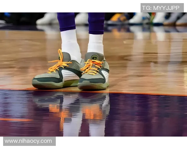 新赛季球星足球鞋上脚亮相 探索顶级球员选择背后的科技与风格