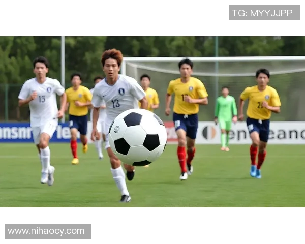 球星亲身示范游泳与足球完美结合的精彩瞬间